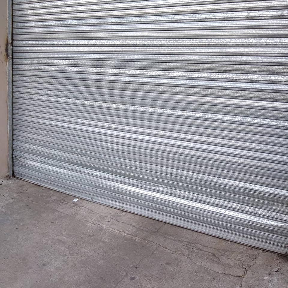 arreglo de cortinas metálicas